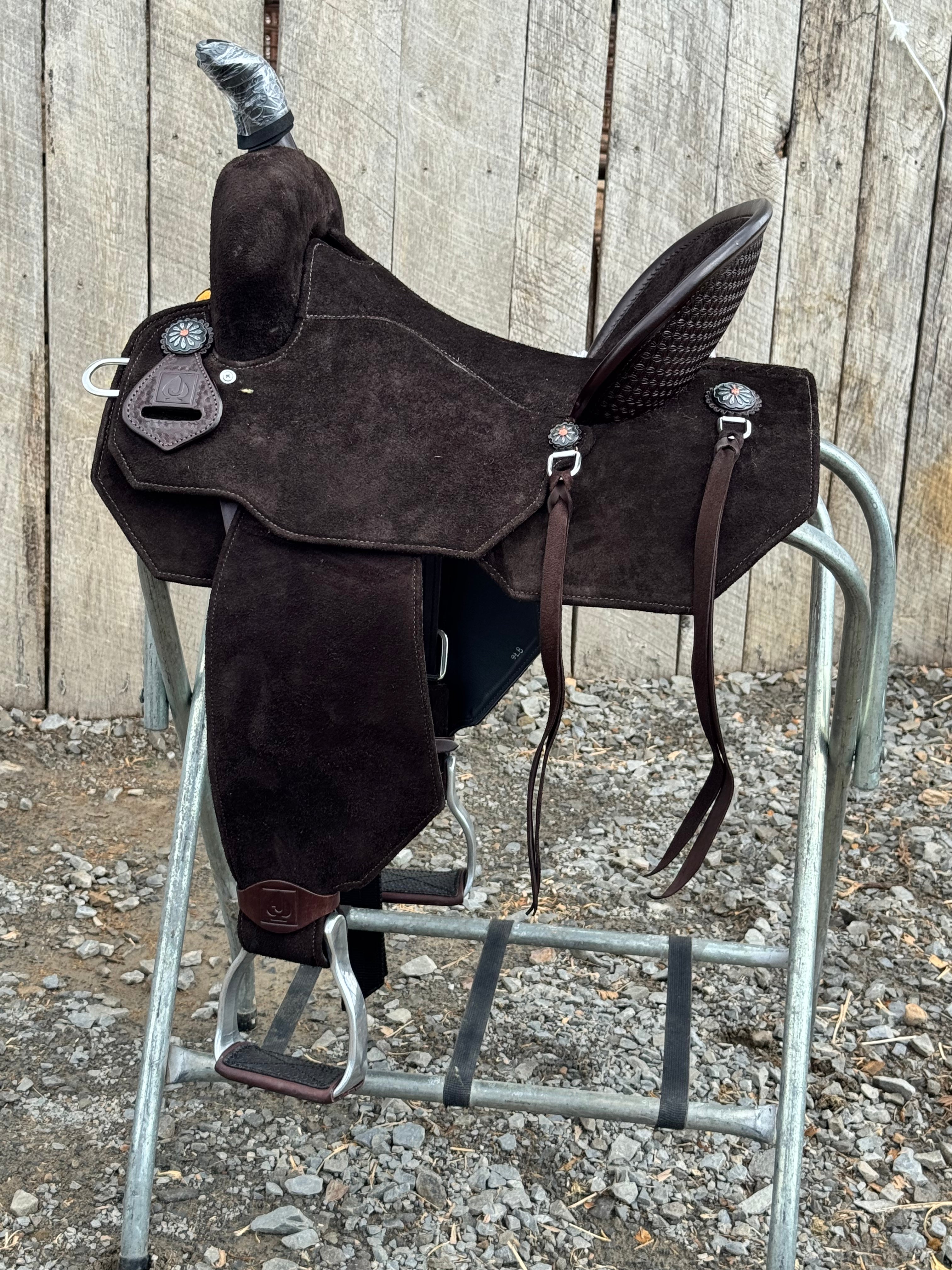 THE LIGHTWEIGHT SADDLE | CHOCOLATE W STRINGS