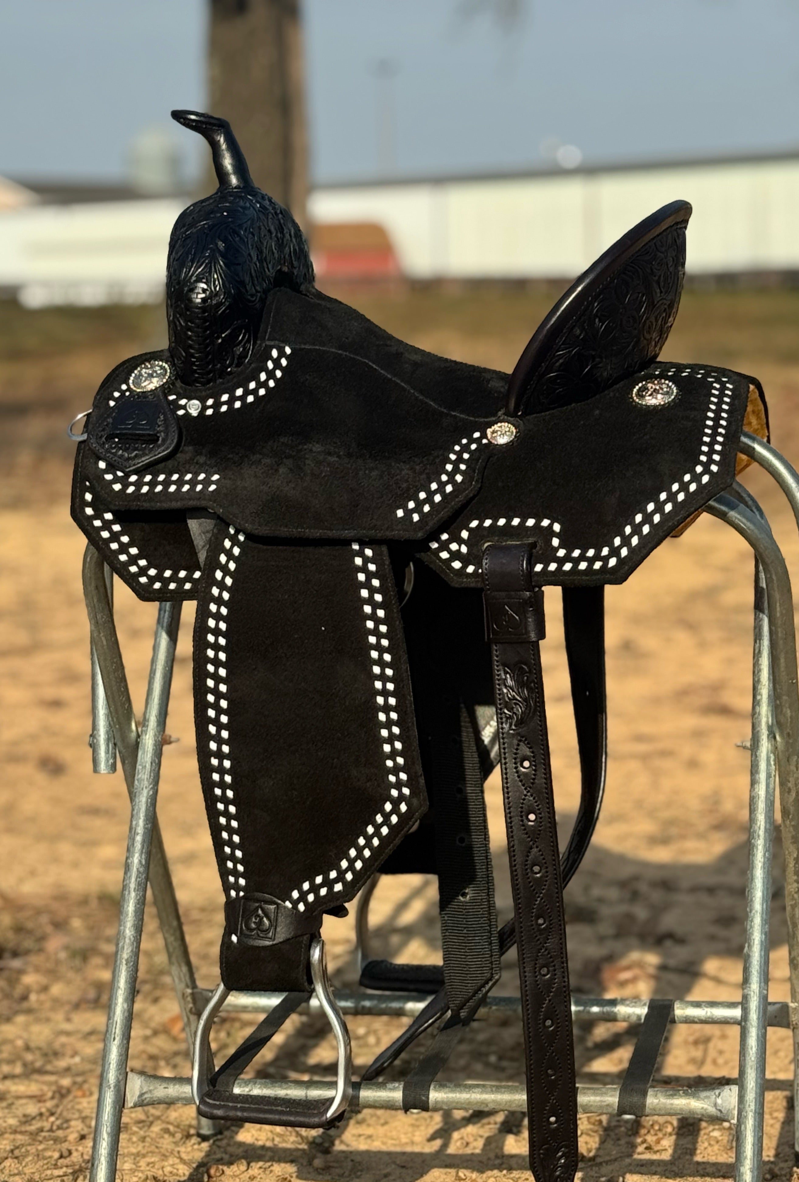BLACKED OUT CARL SADDLE | PENCIL