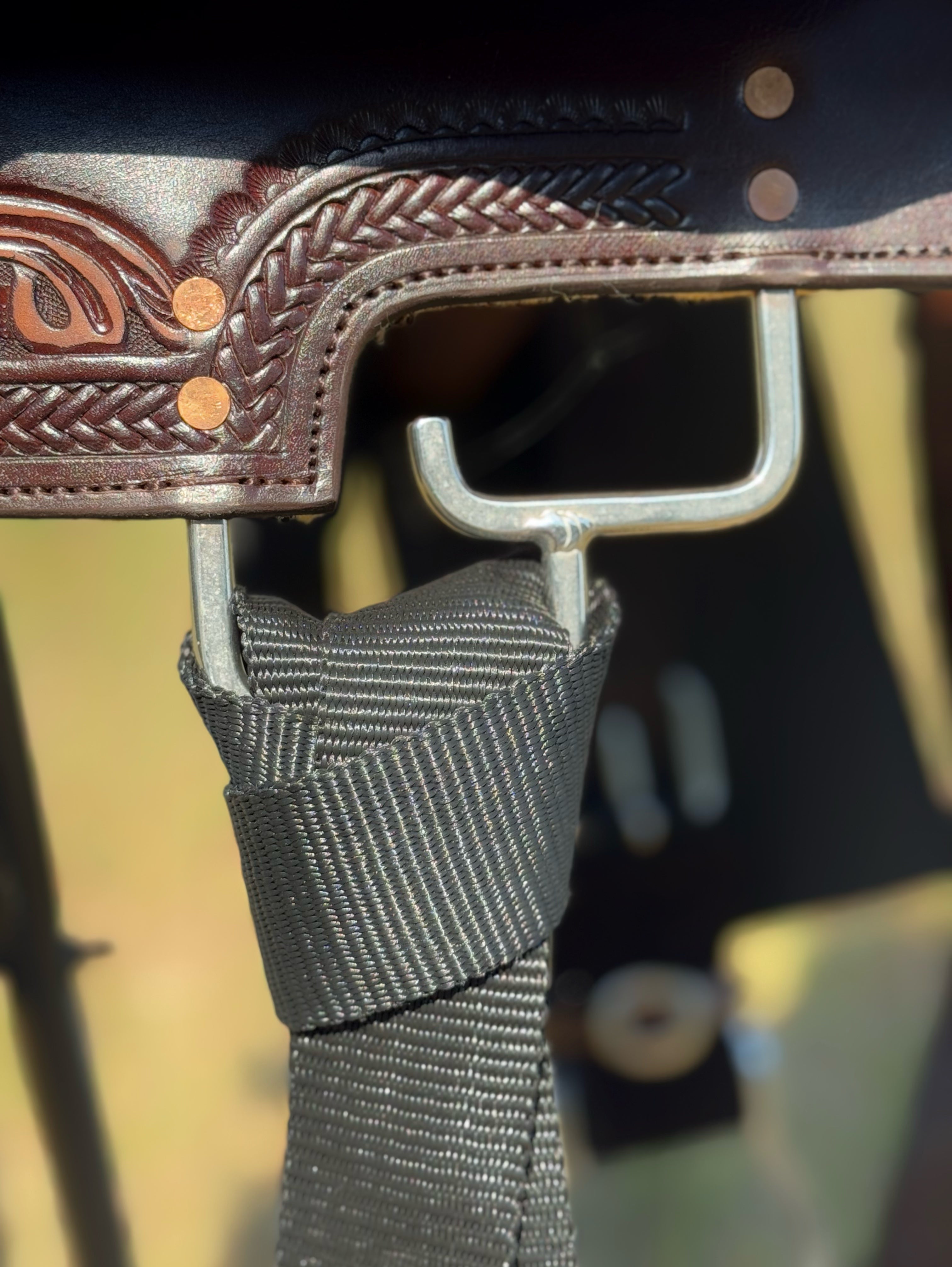 ALL LEATHER DARK FEATHER SADDLE | SHORT SKIRT PENCIL ROLL SPINAL RELIEF
