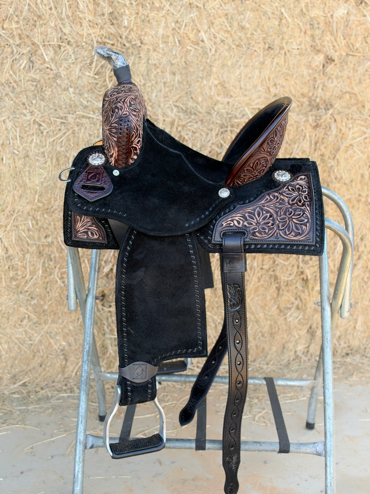 BLACK LATTE SADDLE | SQUARE SKIRT SPINAL RELIEF