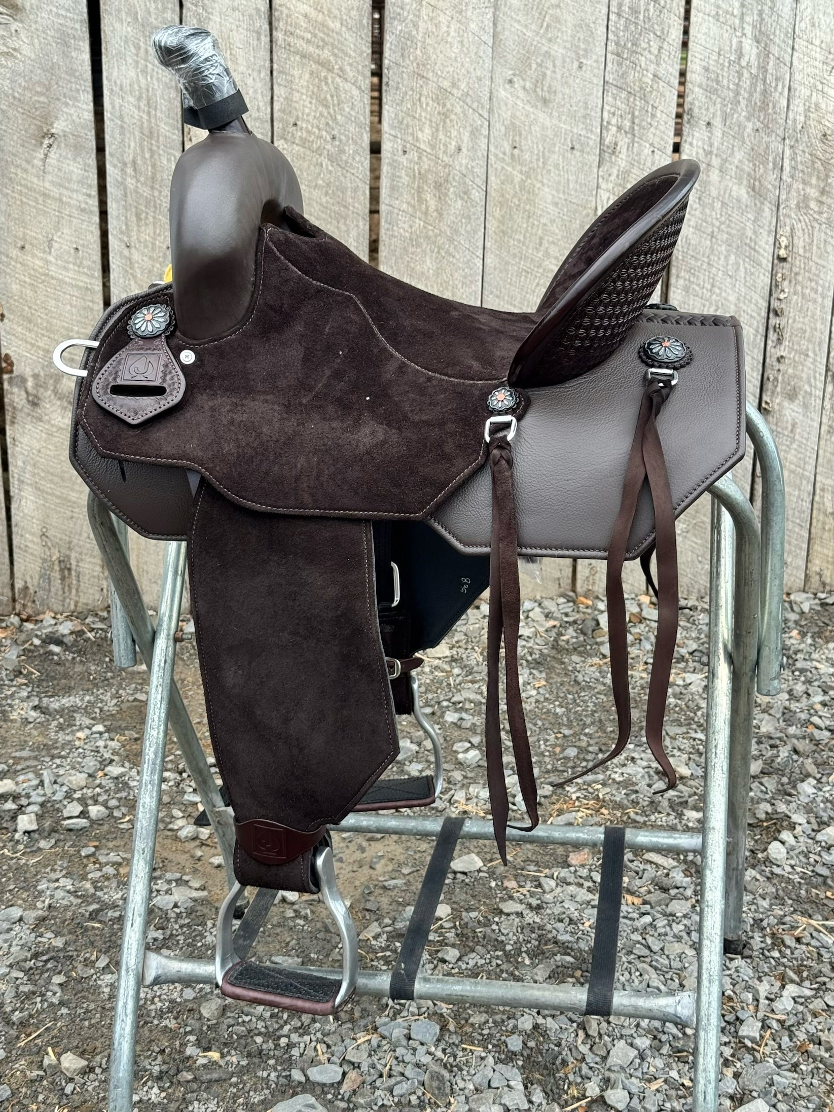 THE BANDIT SADDLE | CHOCOLATE